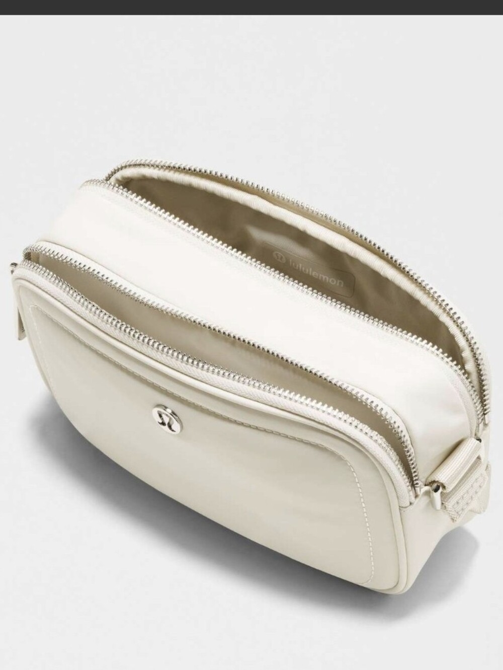 Lululemon Crossbody Camera Bag 2L - Picture 2 of 11